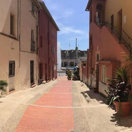 Between The Roofs Of Menton Old Town And The Sea Екстериор снимка