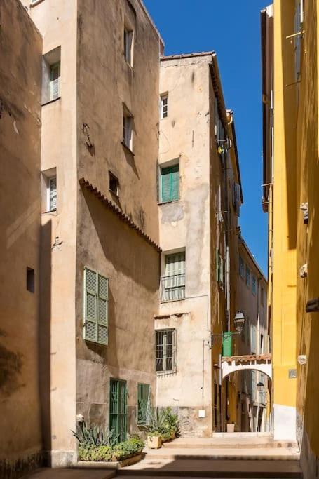 Between The Roofs Of Menton Old Town And The Sea Екстериор снимка